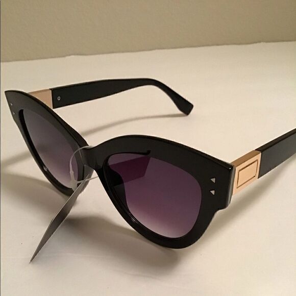 Women’s High Fashion Cat Eye Sunglasses - Picture 2 of 7